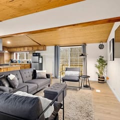 Comfort Cabin - 2BD Family Getaway in Creve Coeur