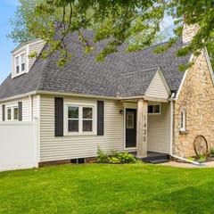 Suburban Sanctuary: 3BD Perfect for Long Stays