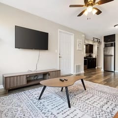 Urban 1BD moments away from DT Peoria