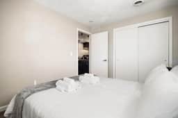 Chic and Comfortable 1BR Apartment near Bradley U