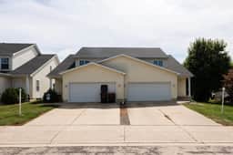 Cozy Peoria Getaway | 2 Living Rooms + Game Room - Image 2