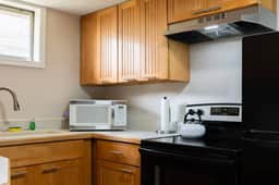 Sciota Suite | Private Entrance & Workspace - Image 5