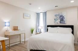 Sciota Suite | Private Entrance & Workspace - Image 2