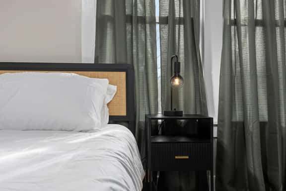 3BD Retreat 5 Min from OSF | Extended Stay Ready - Image 1