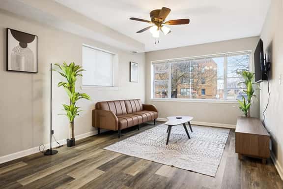 A Trendy Escape close to Downtown Peoria - Image 1