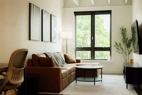 Above The Roots | Classy 1BD Escape - Image 1