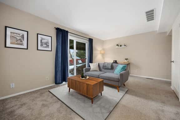 Midterm Stay Gem | Near Downtown with Workspace - Image 1