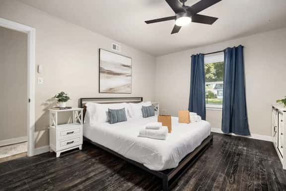 Peaceful Park Living - 3BD 10mins to DT Peoria - Image 1