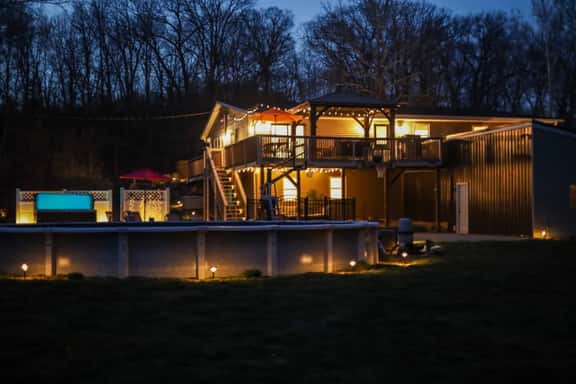 Spacious Family Getaway: Pool, Hot Tub, Games, Gym - Image 1