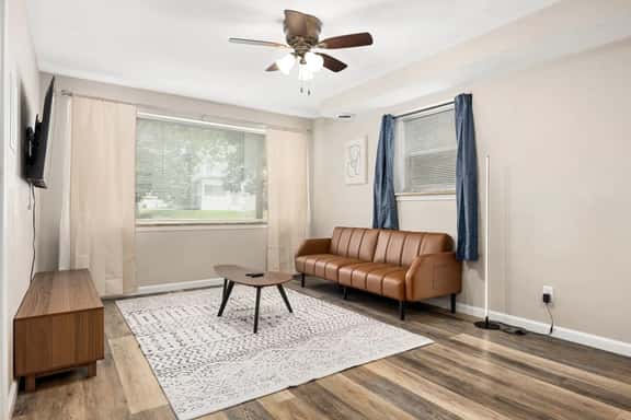 University Urban Oasis 1BR close to DT Peoria - Image 1