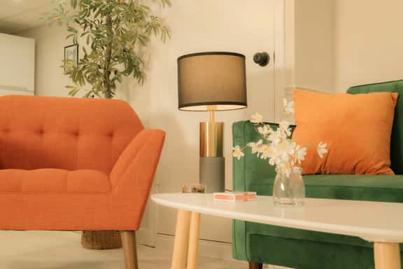 Vibrant City Retreat | 1BD for Business Stays with Style - Image 1