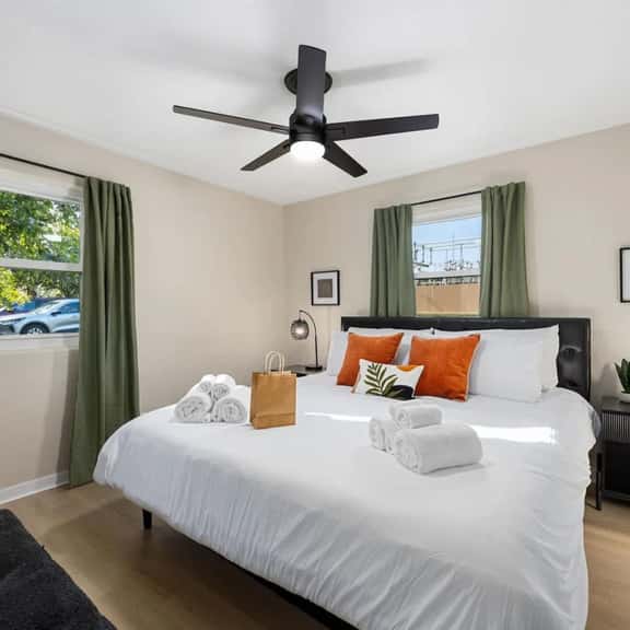 Hines Haven | Unit 2 - Perfect BNB for YOU! - Image 1