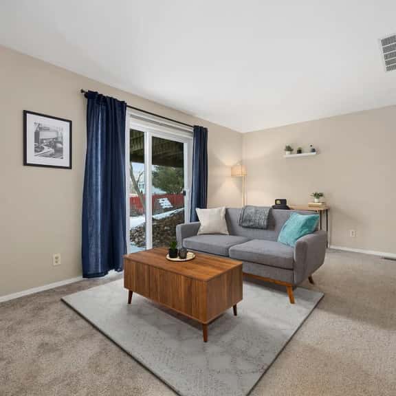 Midterm Stay Gem | Near Downtown with Workspace - Image 1