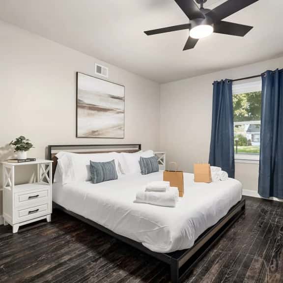 Peaceful Park Living - 3BD 10mins to DT Peoria - Image 1