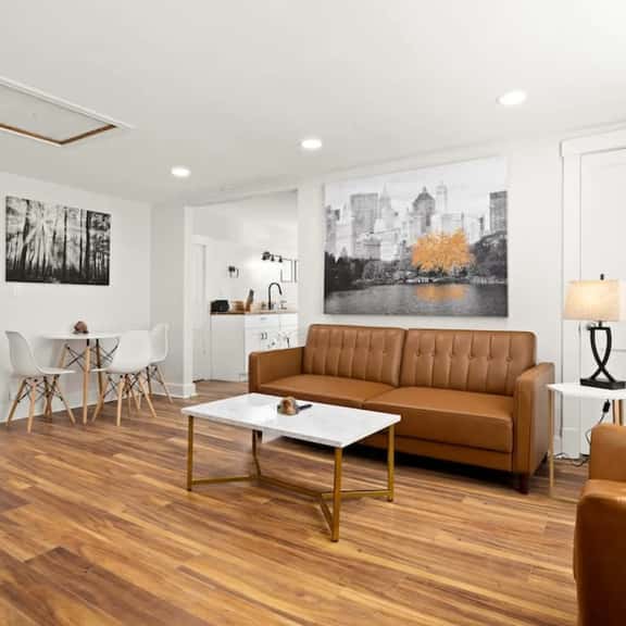 The Heights Nook | Peaceful Getaway with a Den - Image 1