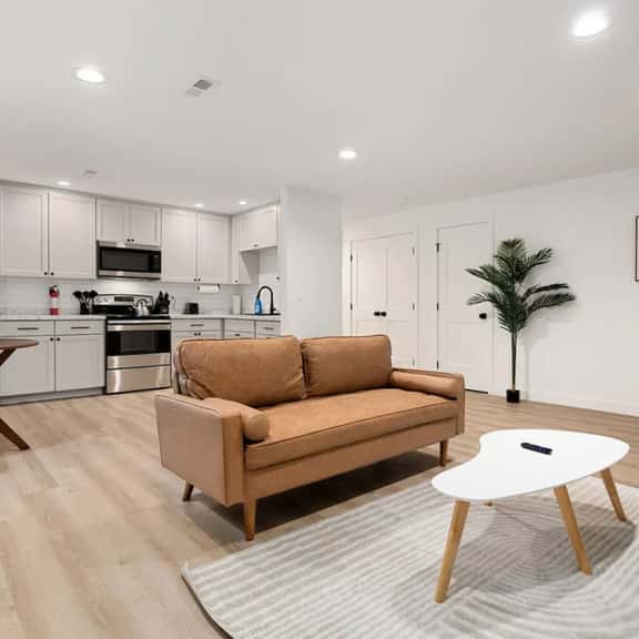 The Silo 2 - 1BD Stylish Comfort - Image 1