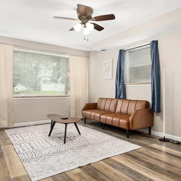 University Urban Oasis 1BR close to DT Peoria - Image 1