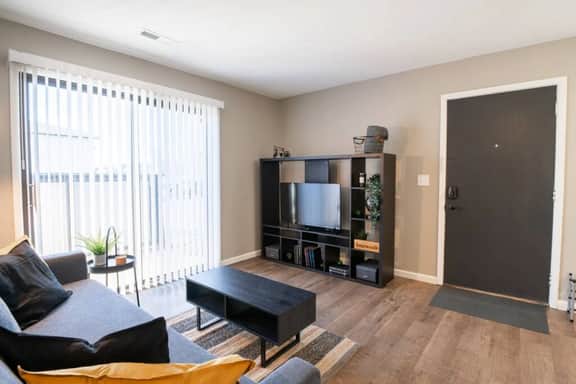 THE BLACK STRAT – an iconic, new age apartment