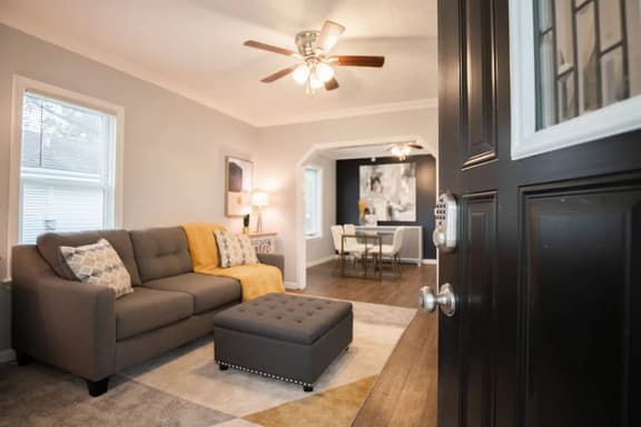 THE CORNER COTTAGE - Contemporary 1BD in Peoria